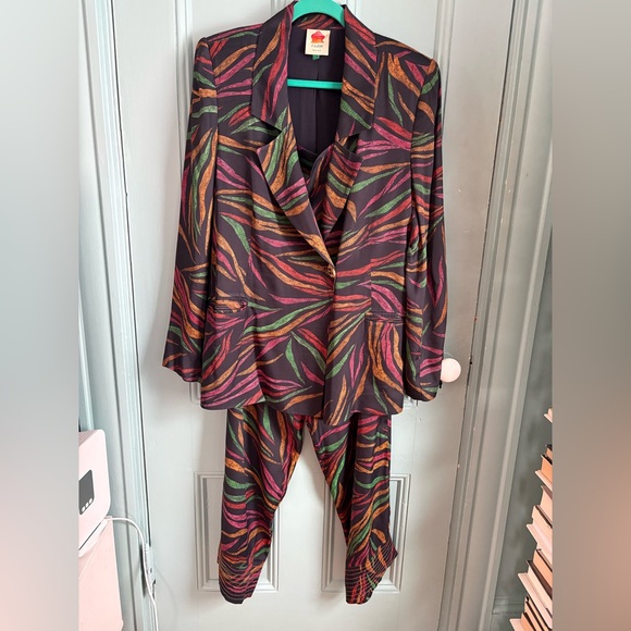 FARM Rio Pants - Farm Rio patterned suit womens size L